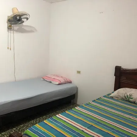 Hostal Los Abuelos Colombianos *
